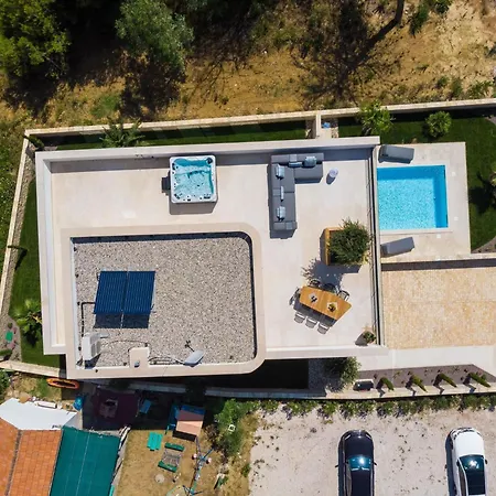Four Seasons By Interhome Hébergement de vacances *